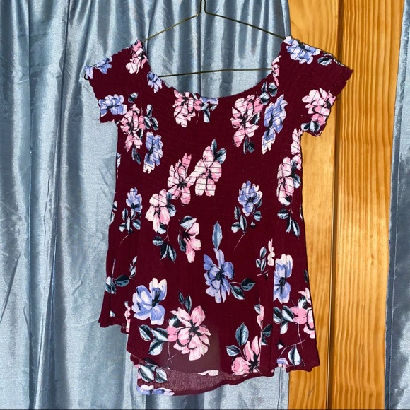 Kendall & Kylie Top - Picture 1 of 3